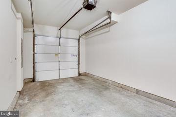 Building Photo - 612 Totten Pl NE