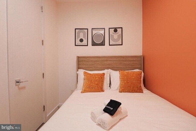 Building Photo - 1806 I St NE