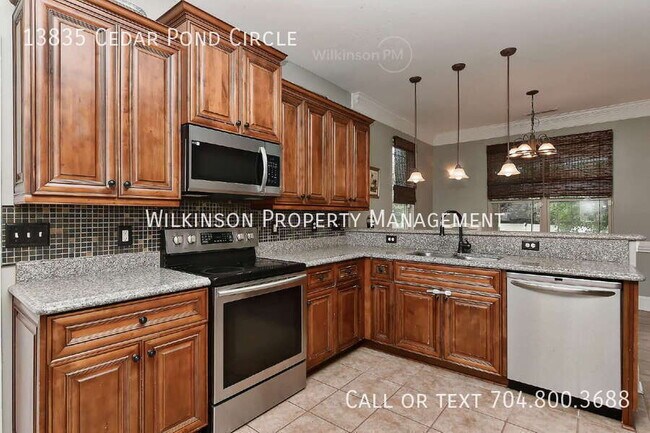 Building Photo - 13835 Cedar Pond Cir