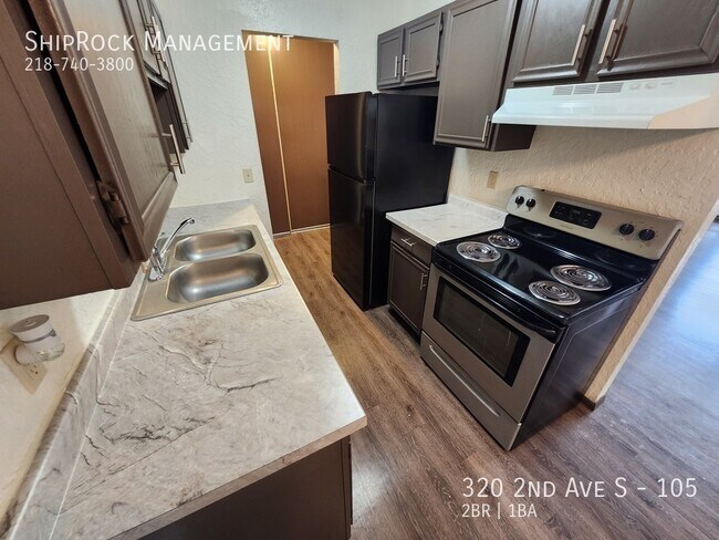 Building Photo - 320 2nd Ave S