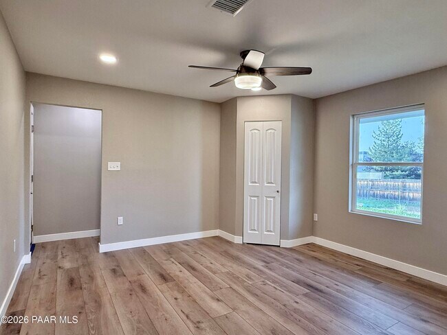 Building Photo - 7216 E Grandview Dr