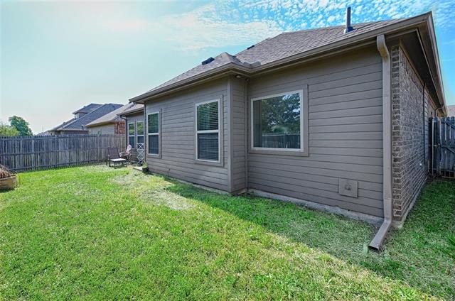 Building Photo - 640 Teakwood Dr