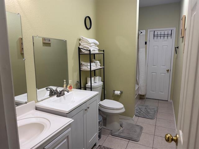 Building Photo - 4214 Carrington Dr