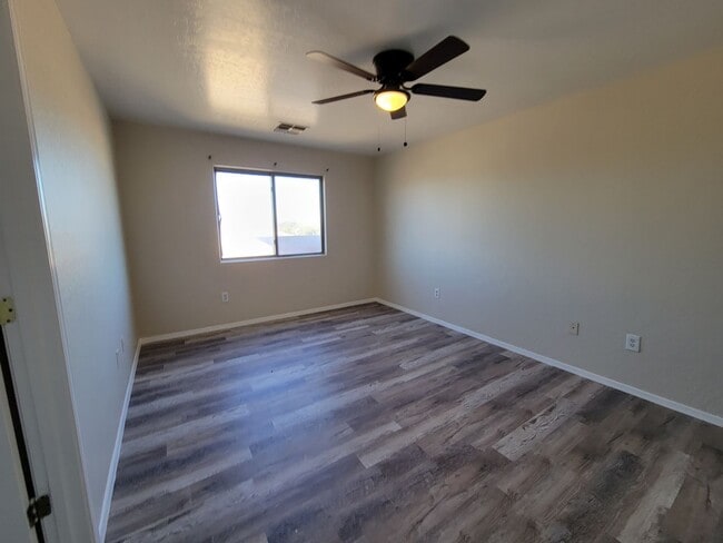 Building Photo - 15147 S Yava Rd