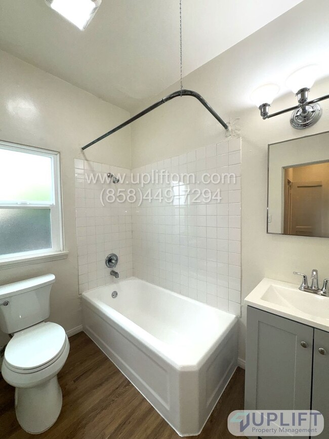 Building Photo - $500 off MOVE IN NOW! University Heights h...