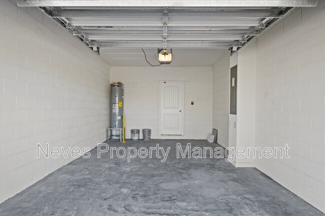 Building Photo - 17081 Water Spring Blvd