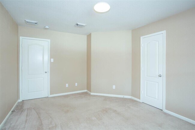 Building Photo - 4722 Silver Spruce Ln