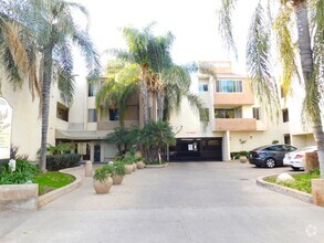 Building Photo - Large Spacious Studio for Rent in Encino