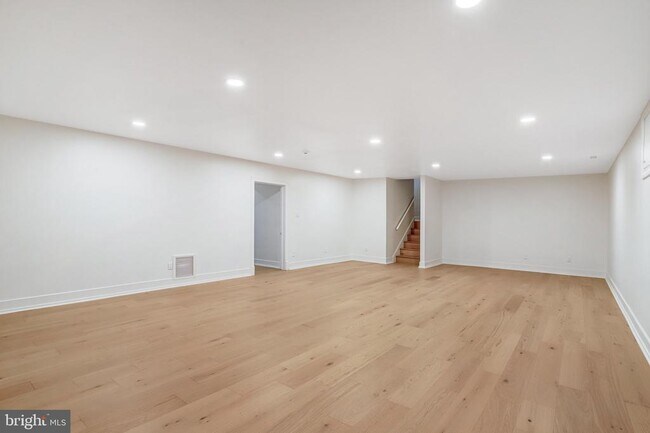 Building Photo - 11109 Elmview Pl