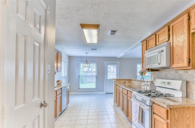 Building Photo - 7110 Yardley Dr