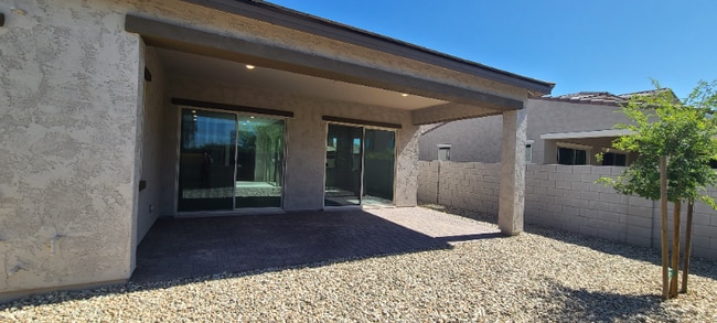 Building Photo - 14039 W Desert Flower Dr