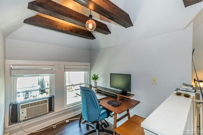 Building Photo - 306 S Baldwin St