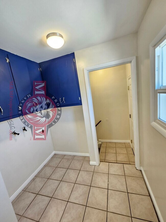 Building Photo - Great 4 Bd 2 Bath Home in Sandy