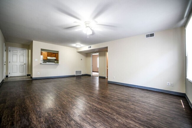 Building Photo - 2 bed/ 1 bath LaGrange, KY