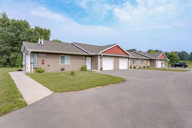 Building Photo - LIMITED TIME ONLY - $599 Security Deposit Special at SCS Black River Falls Apartments