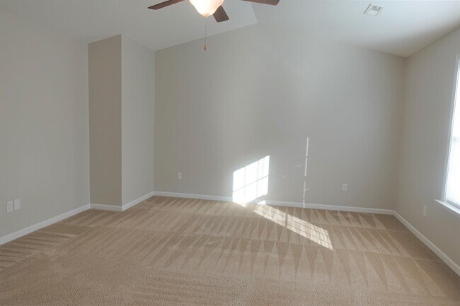 Building Photo - 1002 Whirlaway Cir