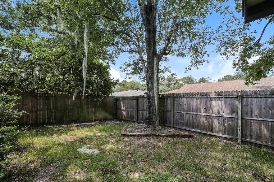 Building Photo - 3167 Laurel Grove S