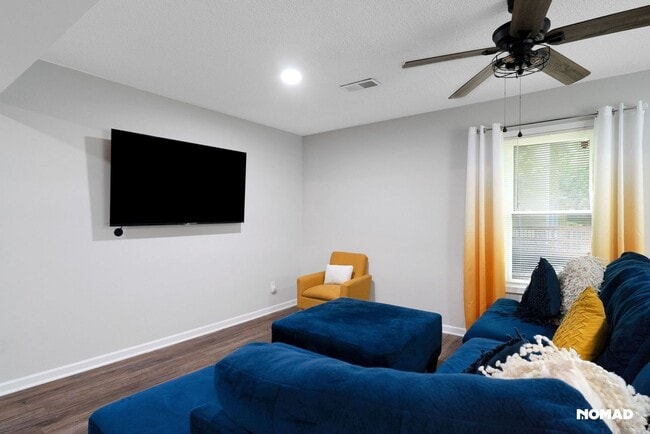 Building Photo - Charming 2BR Duplex in Stone Mountain