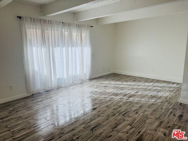 Building Photo - 43609 Stanridge Ave