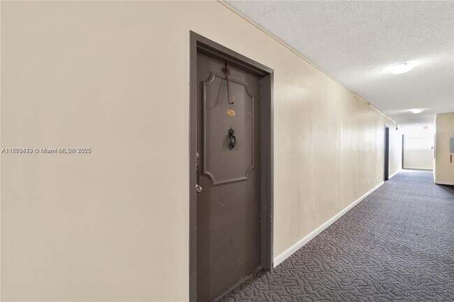 Building Photo - 13155 Ixora Ct