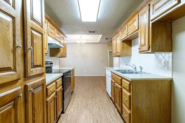Building Photo - Wonderful Home in South Lubbock!