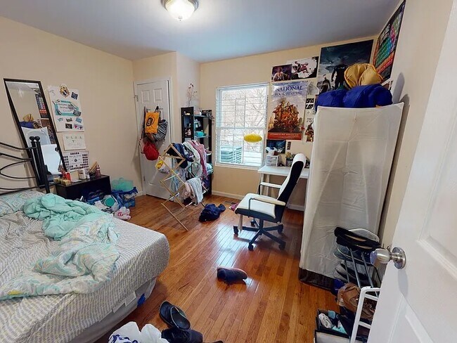 Building Photo - 623 S 42nd St