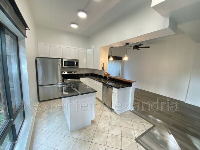 Building Photo - 124 Roberts Ln