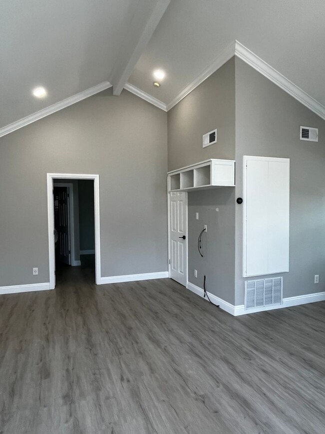 Building Photo - Newly Remodeled 1 bedroom in Laguna Hills!