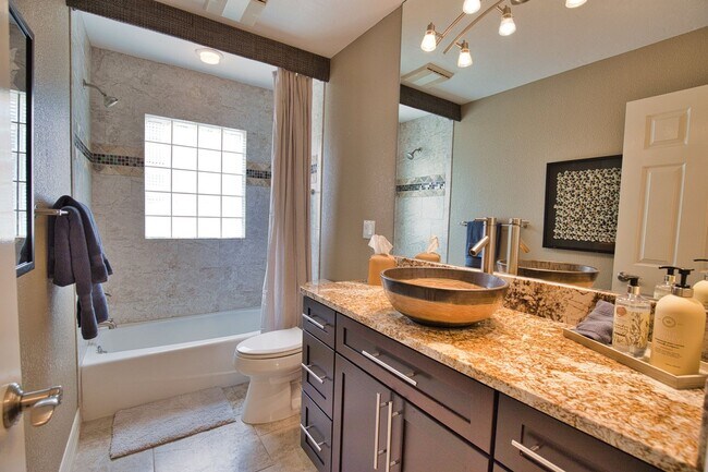 Building Photo - Luxury Home with Saltwater Heated Pool, Spa & Spectacular Golf Course Views, and includes Social ...