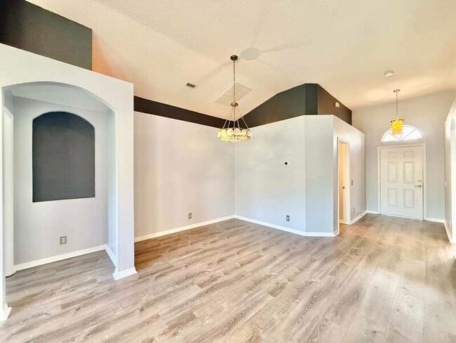Building Photo - 838 Addison Dr NE