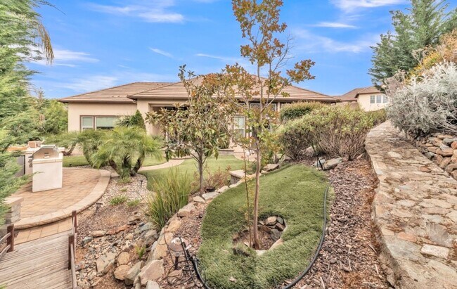Building Photo - 612 Idlewood Pl