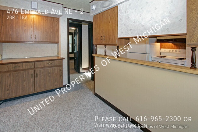 Building Photo - 476 Emerald Ave NE