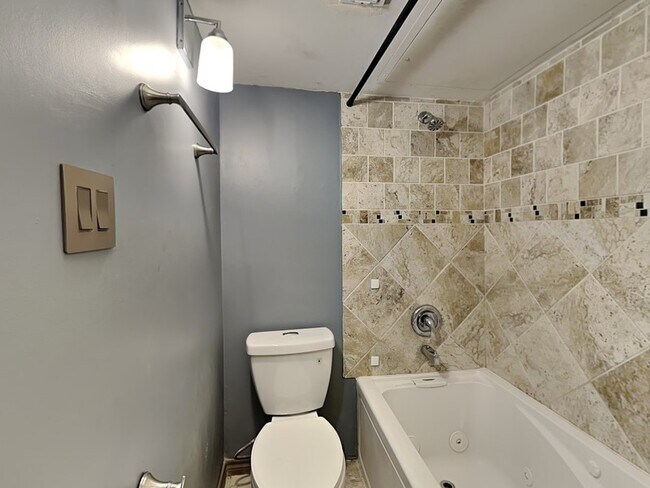 Building Photo - 2986 Buttonwood Dr