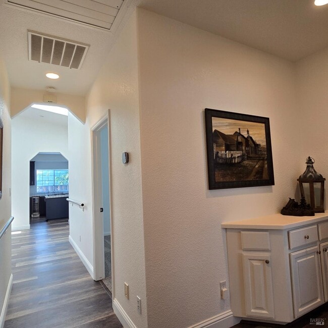 Building Photo - 298 White Sands Dr