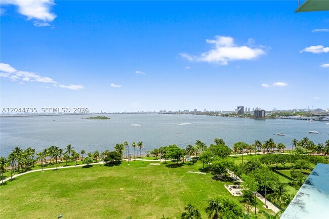 Building Photo - 1900 N Bayshore Dr