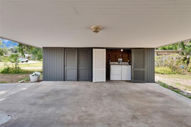 Building Photo - 802 W Russell Dr