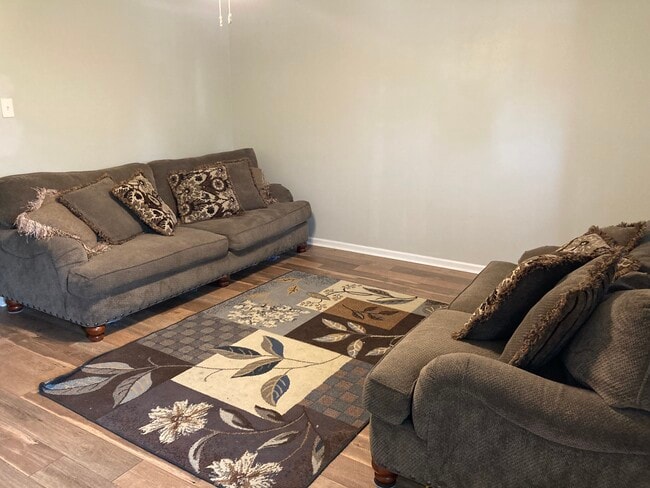 Building Photo - 106 Leopold Square