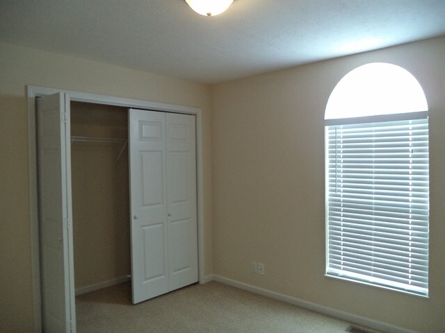Building Photo - 123 Flag Stone Way
