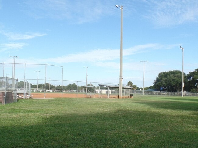 Building Photo - Big space equals big value! Close to Pinellas Trail, beaches & SPC