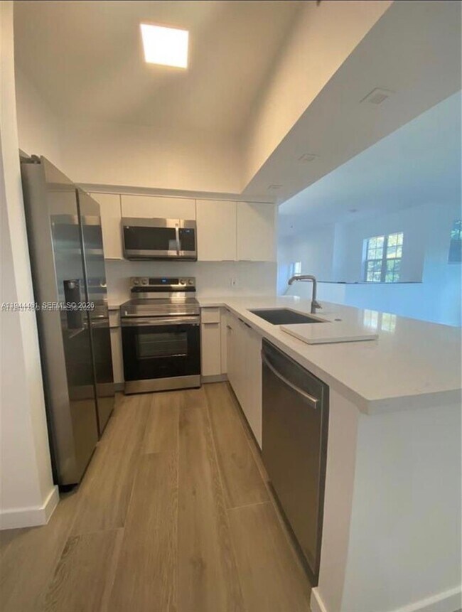 Building Photo - 3105 NE 184th St