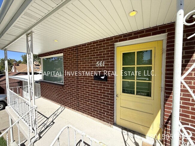 Building Photo - 561 Wilson Ave S