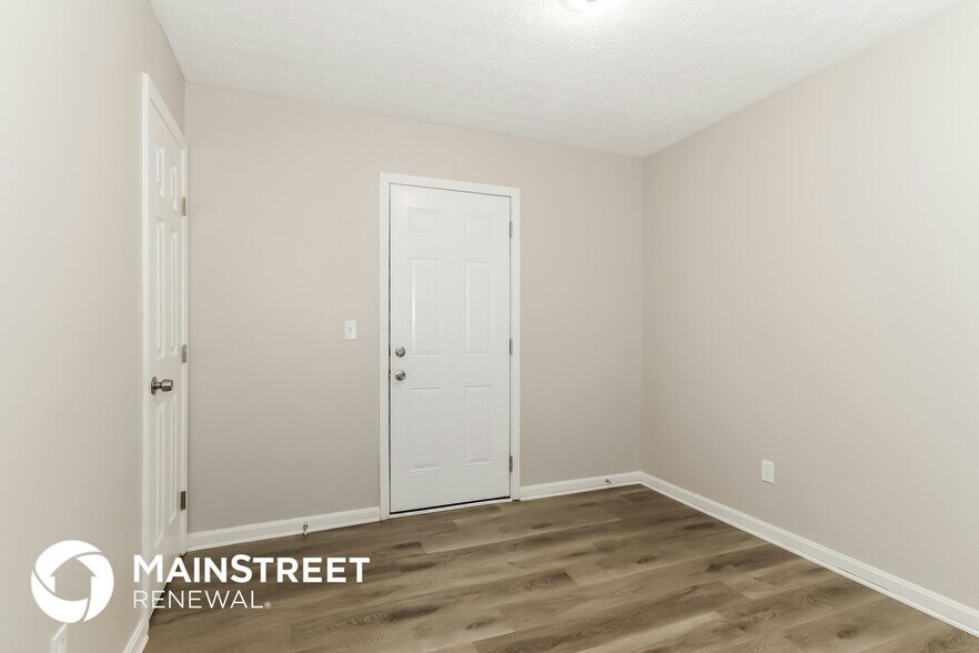 Building Photo - 10418 Pinoak View Dr