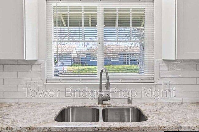 Building Photo - 6405 Friday Cir