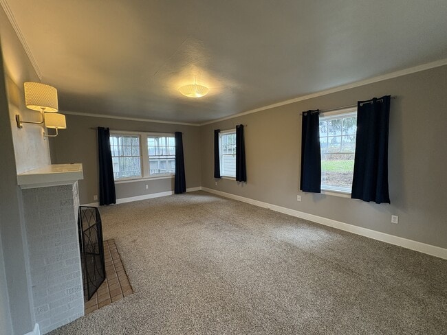 Building Photo - 16093 SW Roy Rogers Rd