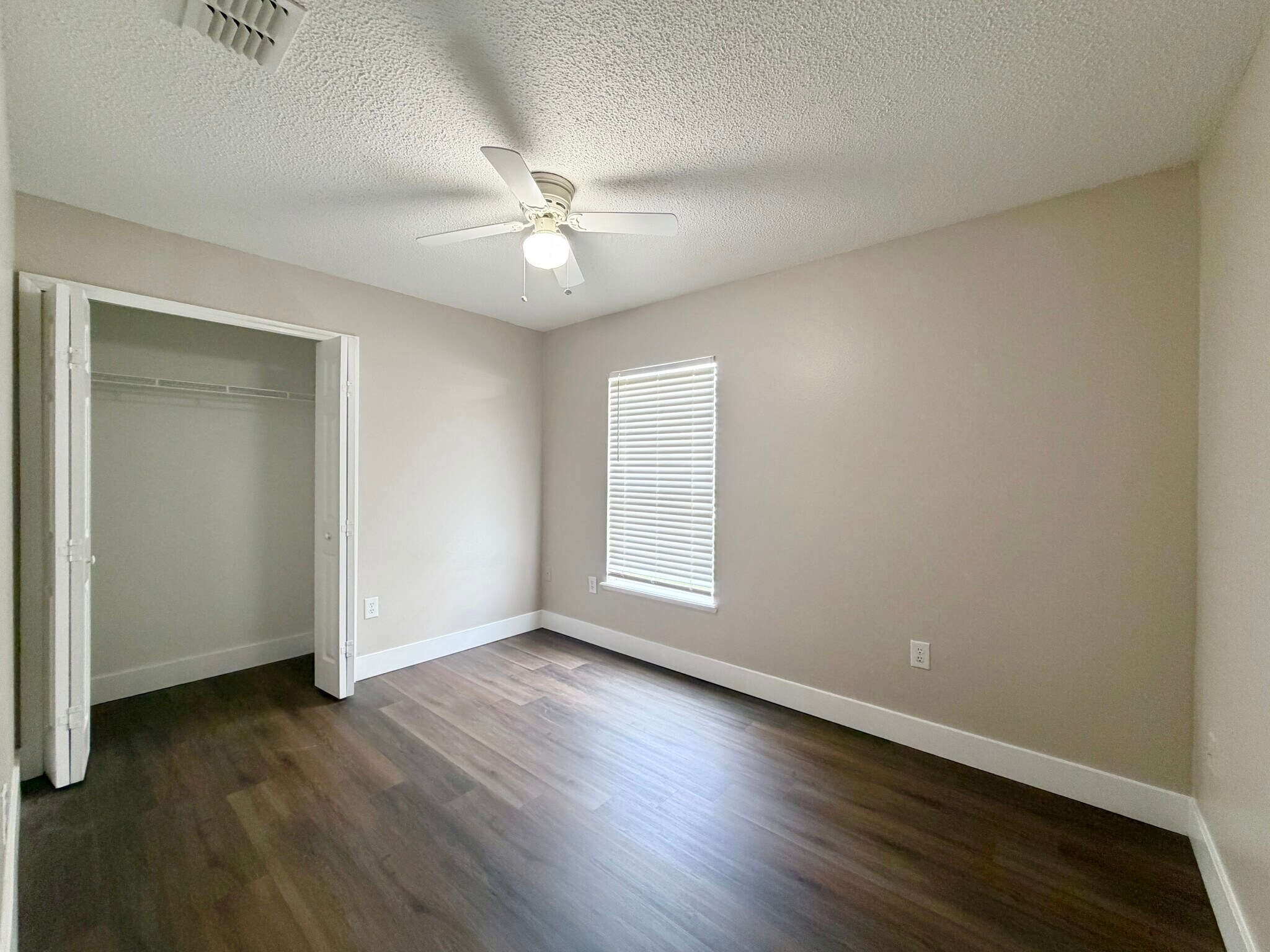Building Photo - 47 Sawfish Ct