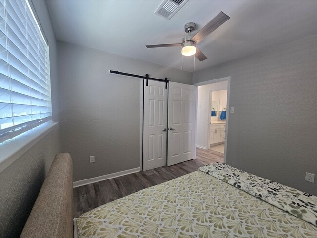 Building Photo - 211 Redfish Dr