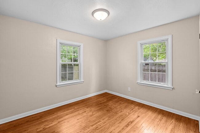 Building Photo - 1502 Schuyler Rd