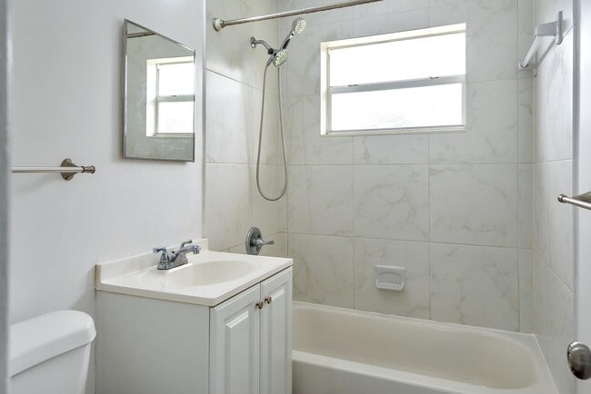 Building Photo - 4882 Jefferson Rd