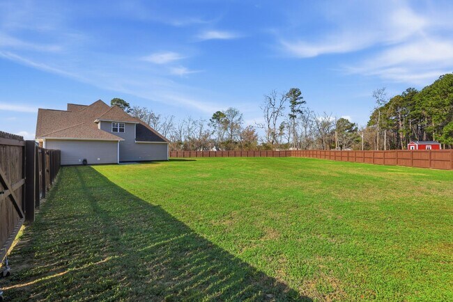 Building Photo - 206 Leland Ln