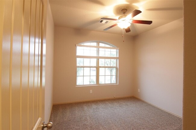 Building Photo - 20419 Newcastle Ridge Ln